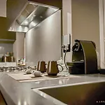 Campo De Fiori Luxury Jacuzzi & Cinema Apartment *