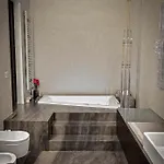 Campo De Fiori Luxury Jacuzzi & Cinema *