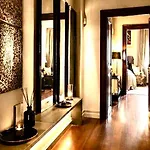Campo De Fiori Luxury Jacuzzi & Cinema 아파트 *