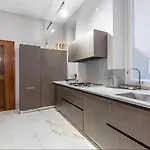 아파트 Campo De Fiori Luxury Jacuzzi & Cinema
