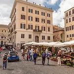 Campo De Fiori Luxury Jacuzzi & Cinema *