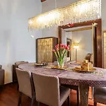 Campo De Fiori Luxury Jacuzzi & Cinema 아파트 *