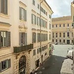아파트 Campo De Fiori Luxury Jacuzzi & Cinema
