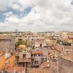 Campo De Fiori Luxury Jacuzzi & Cinema
