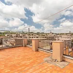Campo De Fiori Luxury Jacuzzi & Cinema *