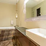 Campo De Fiori Luxury Jacuzzi & Cinema *