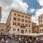 Campo De Fiori Luxury Jacuzzi & Cinema *