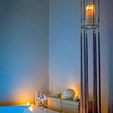Campo De Fiori Luxury Jacuzzi & Cinema Apartment *