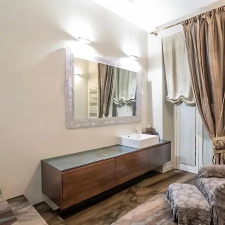 Campo De Fiori Luxury Jacuzzi & Cinema *