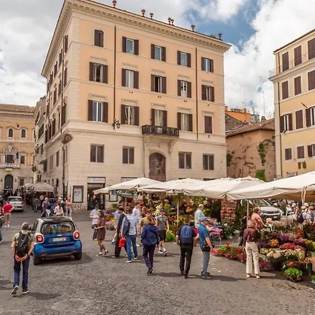 Campo De Fiori Luxury Jacuzzi & Cinema *
