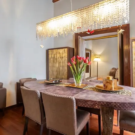 Campo De Fiori Luxury Jacuzzi & Cinema Apartamento *