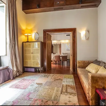 Campo De Fiori Luxury Jacuzzi & Cinema 아파트 *